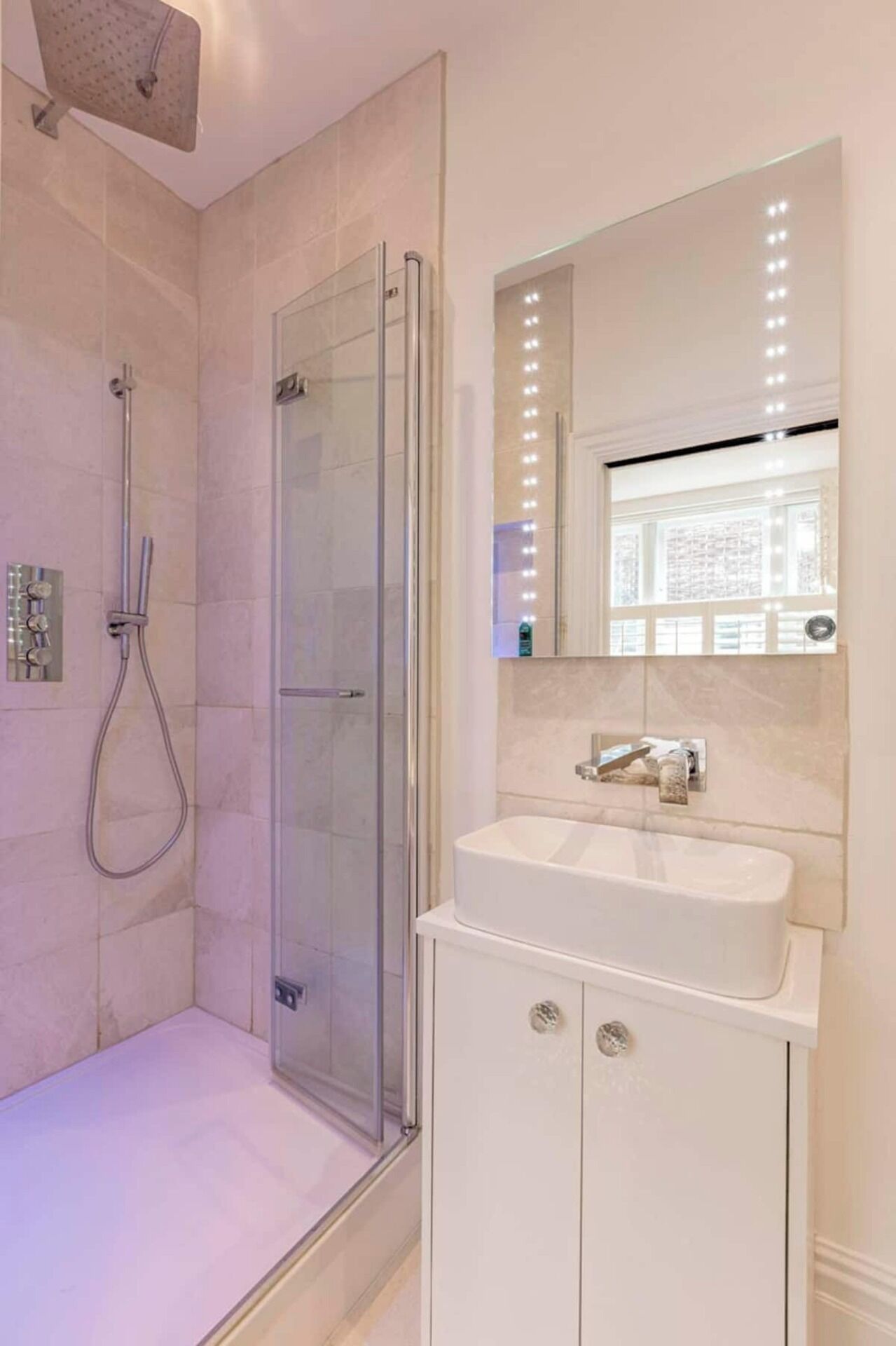 2 bed Garden Flat With air con by Fulham Broadway