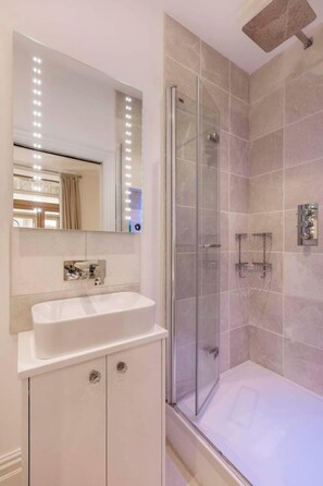 Apartment | Badezimmer