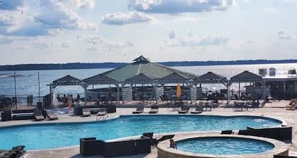 "Wickie's Wharf " Condo on lake Conroe