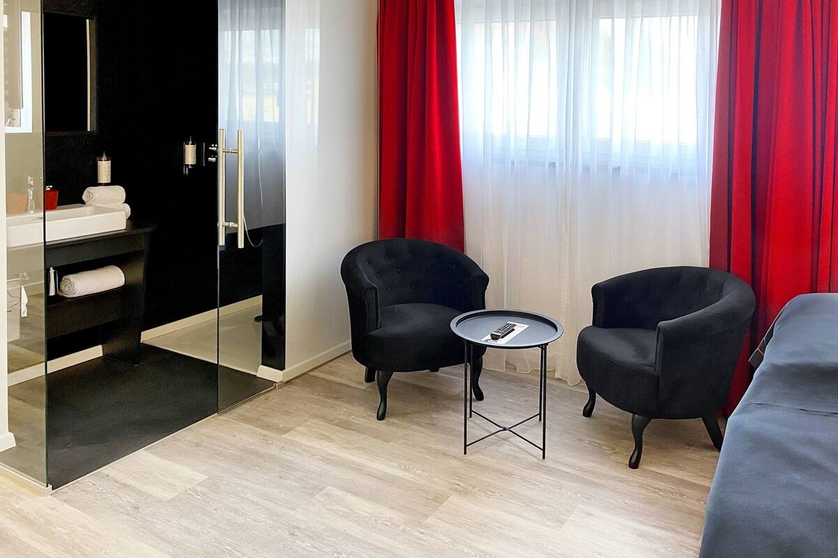 double room | 1 bedroom, free minibar, in-room safe, desk