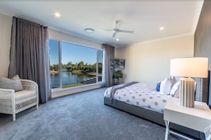 5 bedrooms, iron/ironing board, free WiFi, bed sheets