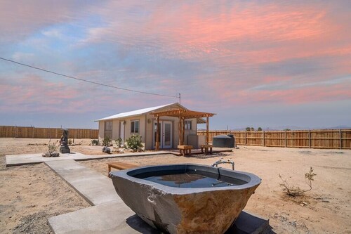 House 9 · *Private Hot Springs* Olive Cabin