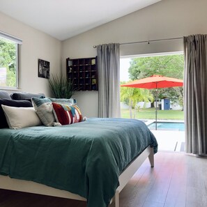 4 Schlafzimmer, Schreibtisch, Bügeleisen/Bügelbrett, Reisekinderbett