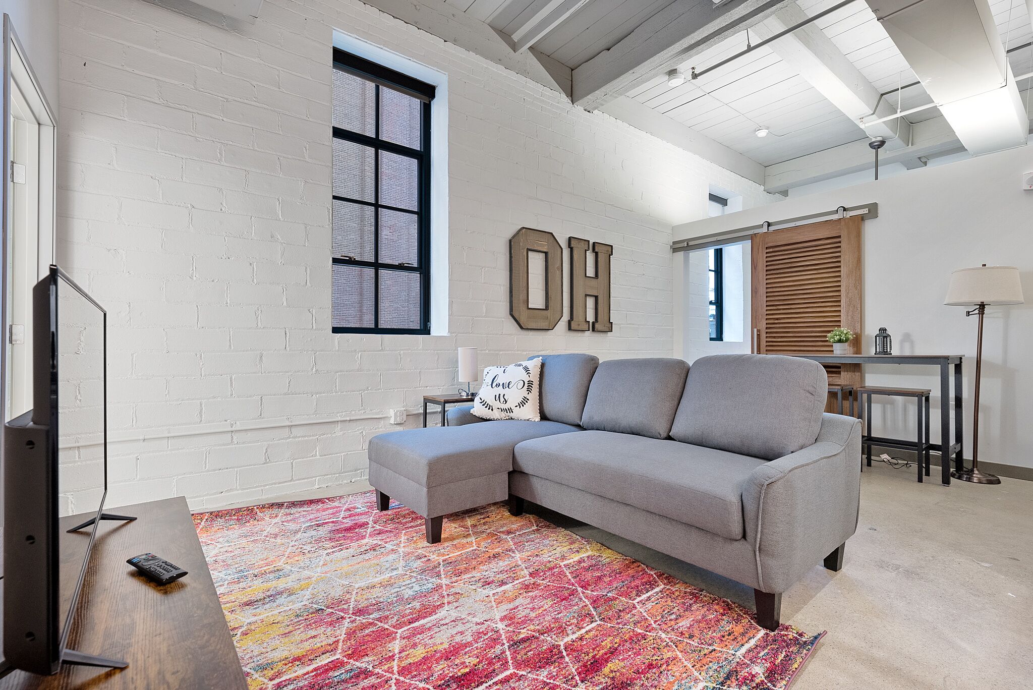 Explore the Best of Urban Living in Our Stunning Industrial Loft Apartments 109