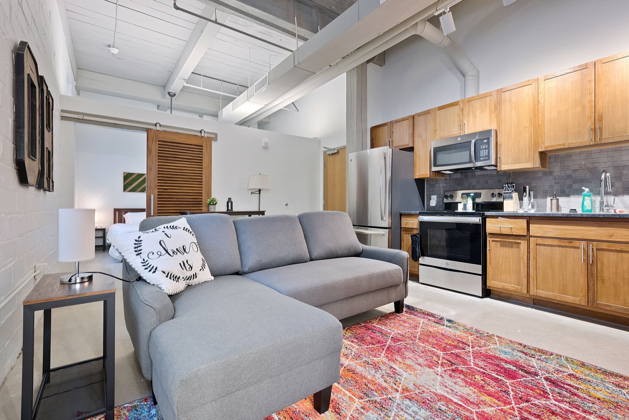 Explore the Best of Urban Living in Our Stunning Industrial Loft Apartments 109