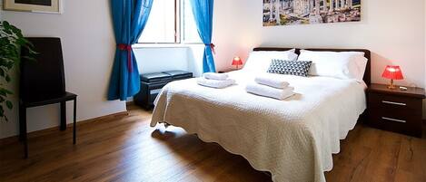 2 bedrooms, iron/ironing board, travel crib, free WiFi