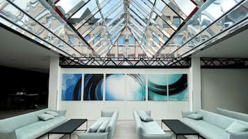 Siddeområde i lobbyen