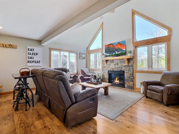 Smart TV, fireplace, table football, ping pong