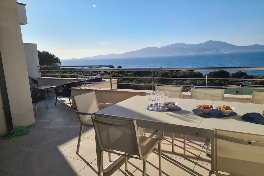 T3 Neuf Design vue mer Panoramique , Crique à 100m