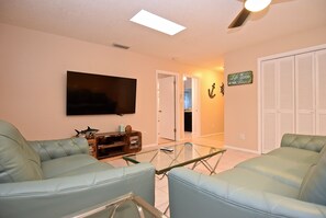 House, 1 King Bed with Sofa bed, Private Pool, Garden View | Living room | TV - 9411crescent1138bprnh - Crescent Street 1138 B (Siesta Key)