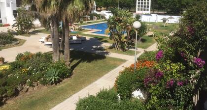 Tomillo-Spacious beach-side townhouse 2 minutes from the sandy beach Fuengirola