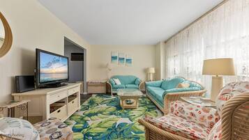 House (VI121 Edna Avenue) | Exterior