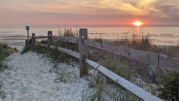 House (VI121 Edna Avenue) | Exterior