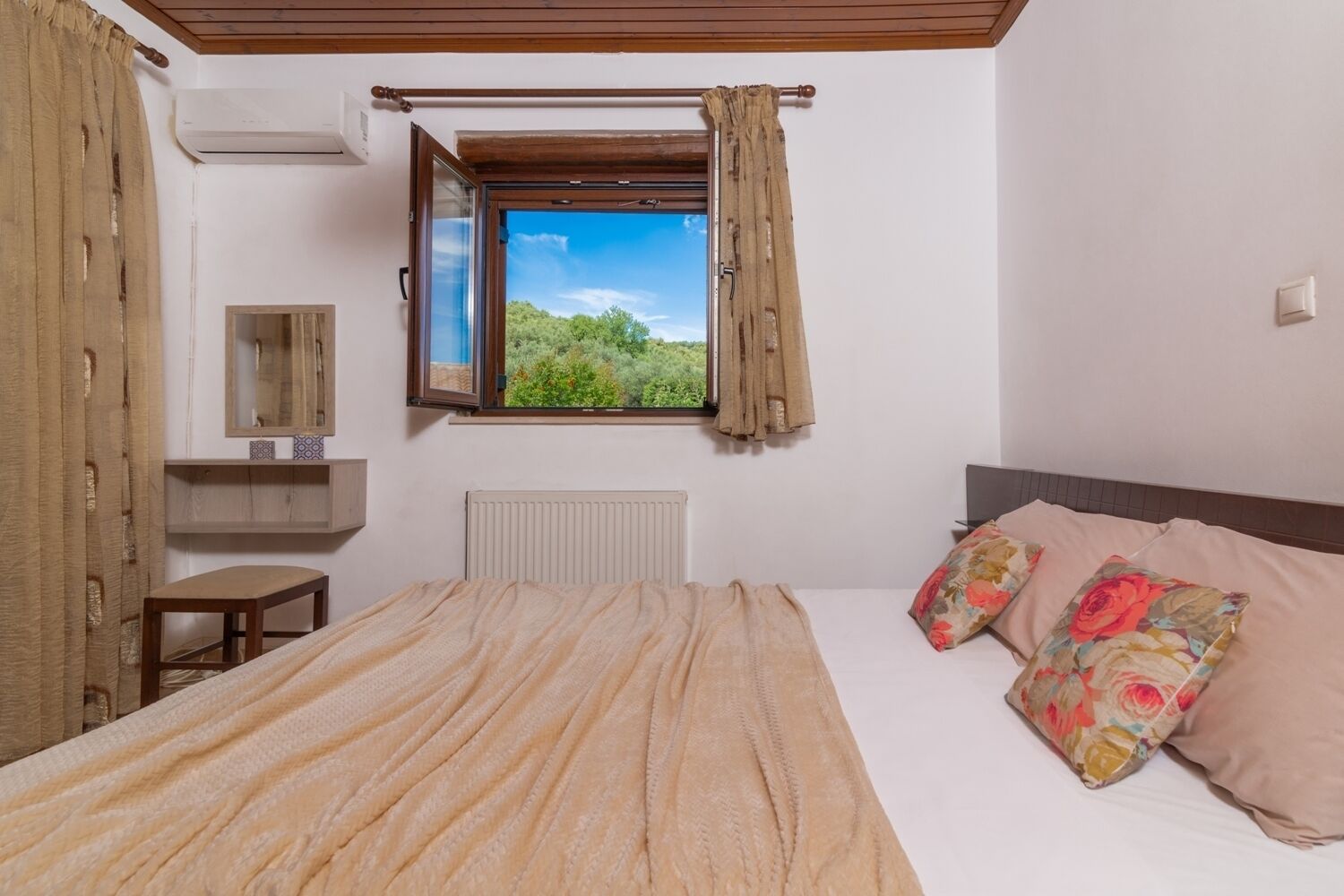 Villa La Isla with Private Pool