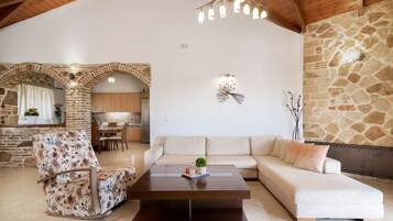 Smart-TV, Kamin, DVD-Player