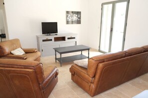 Smart TV, table tennis