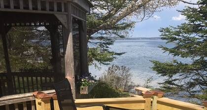 Raven's Nest Cottage on Blue Hill Bay