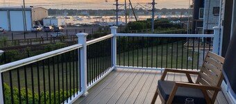 2bed/2bath with water views, large deck, walking distance to beach/restaurants