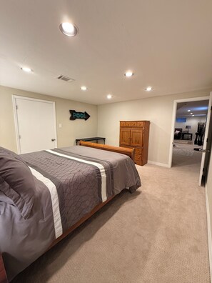 2 bedrooms, desk, iron/ironing board, free WiFi - Private 1,200 Sq Ft Retreat with Near Red Rocks, Denver and Olde Town Littleton (Littleton)