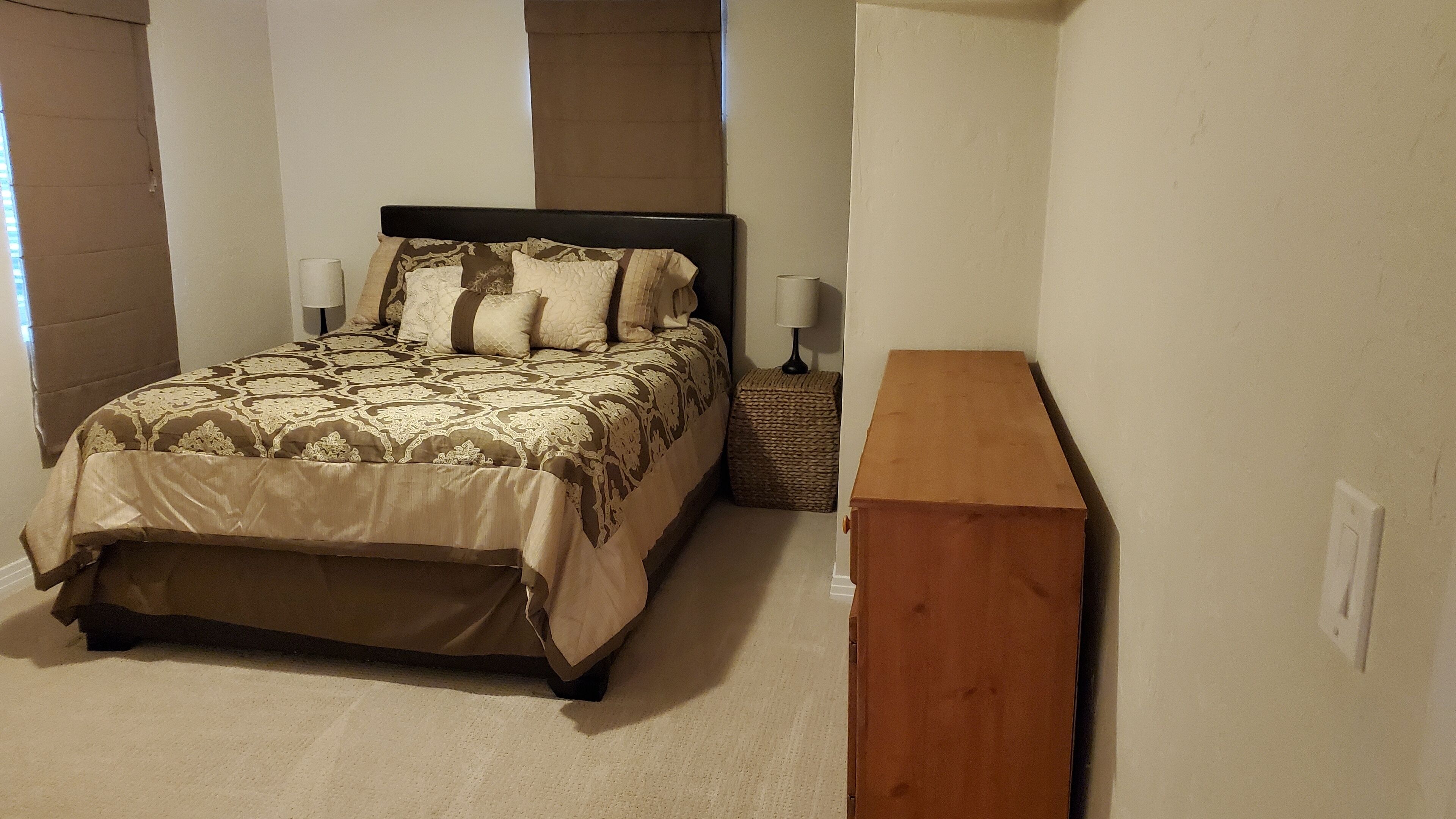 Beautiful Large Private Downstairs Area-Great Location-8 guests stay comfortably