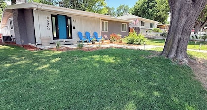 Private 1,200 Sq Ft Retreat with Near Red Rocks, Denver and Olde Town Littleton