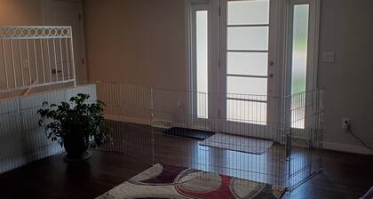 Beautiful Large Private Downstairs Area-Great Location-8 guests stay comfortably