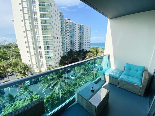 Beautiful 1 BD Condo With Ocean View - Hollywood Beach