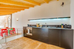 Fridge, oven, coffee/tea maker, electric kettle - SES SALINES TERRACE HOME (Ses Salines)