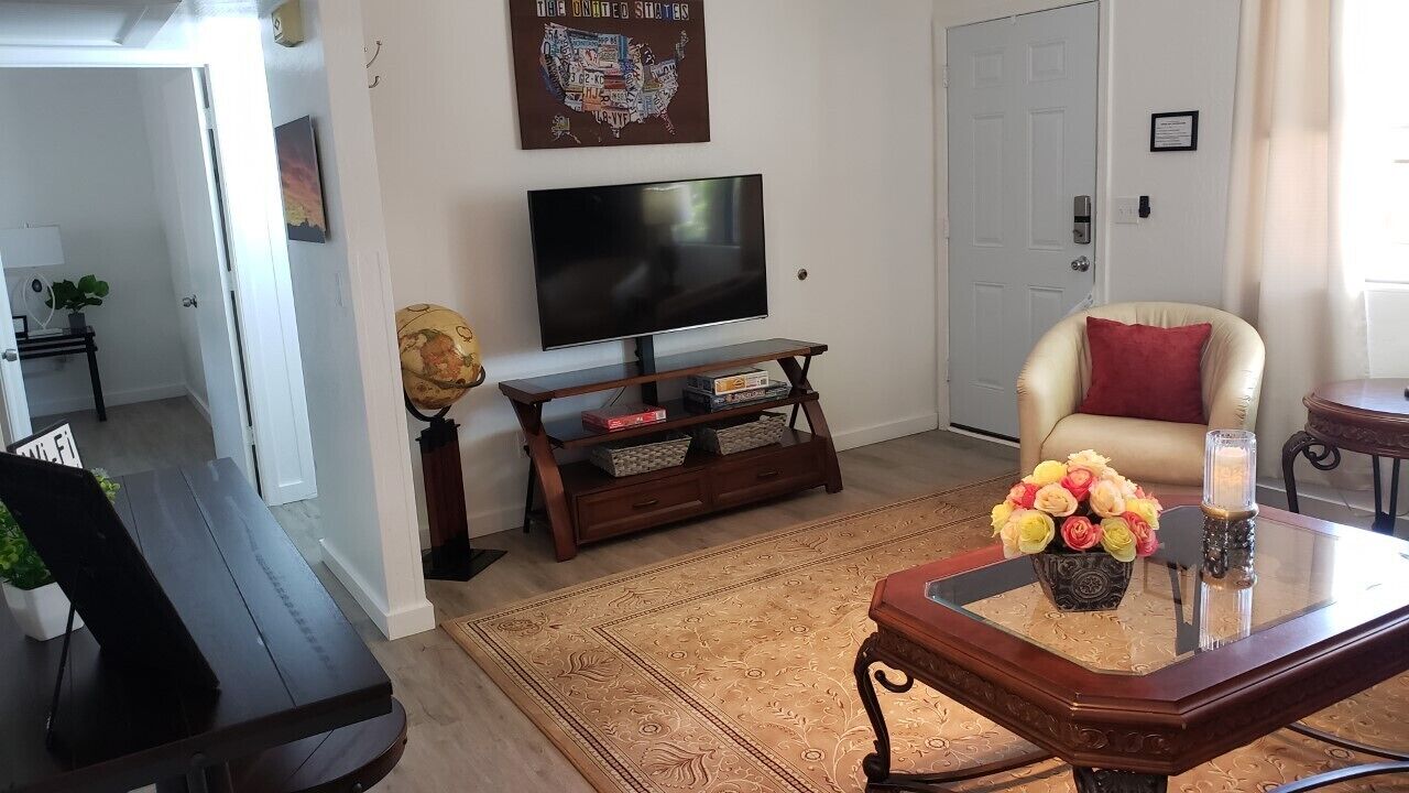 The Lincoln Continental located in the heart of Downtown Prescott