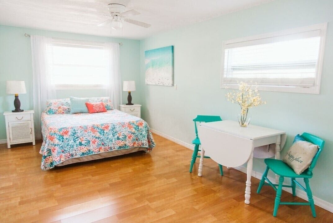 Spacious Studio 5-minutes from Siesta Key