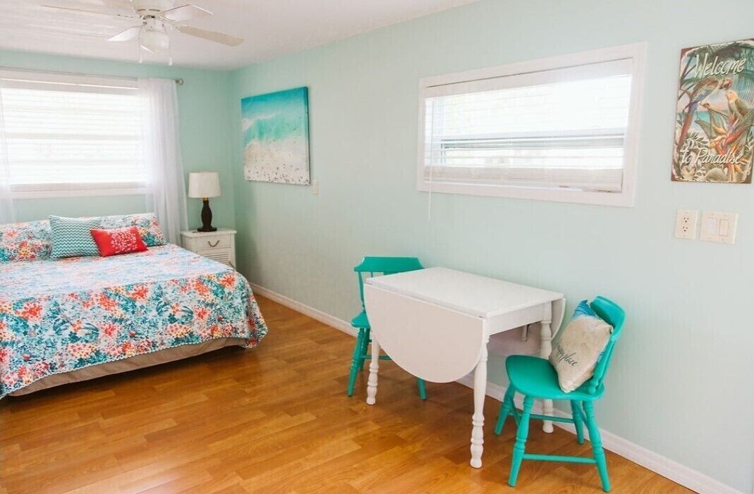 Spacious Studio 5-minutes from Siesta Key
