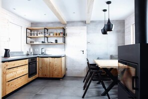 Fridge, oven, stovetop, dishwasher - Chalet Velika Planina (Kamnik)