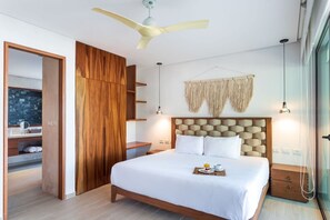 2 bedrooms, in-room safe, iron/ironing board, free WiFi