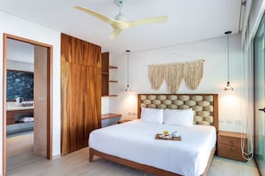 2 bedrooms, in-room safe, iron/ironing board, free WiFi