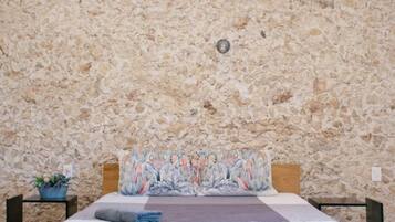 2 bedrooms, travel cot, free WiFi, wheelchair access