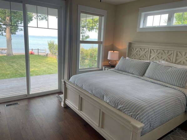 3 bedrooms, iron/ironing board, travel crib, free WiFi