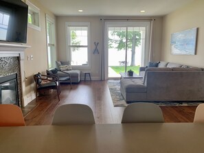 Smart TV, fireplace, DVD player - Beautiful waterfront home with private beach. (Traverse City)