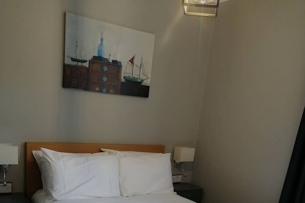 Double Room (Smugglers Den) | Bed sheets