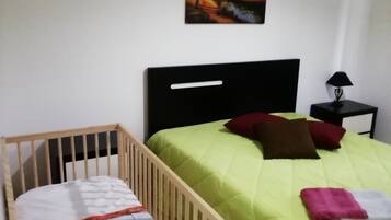 2 bedrooms, WiFi, bed sheets