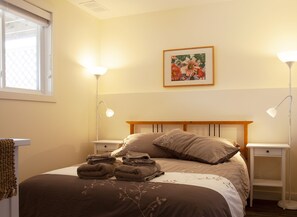 2 Schlafzimmer, Schreibtisch, Bügeleisen/Bügelbrett, kostenloses WLAN