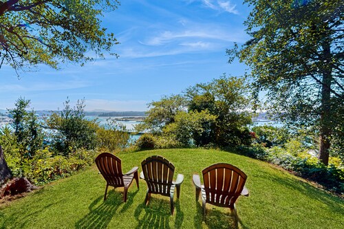 Bay & Harbor View Home with High-Speed WiFi, Private Washer/Dryer, & Board Games