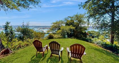Bay & Harbor View Home with High-Speed WiFi, Private Washer/Dryer, & Board Games
