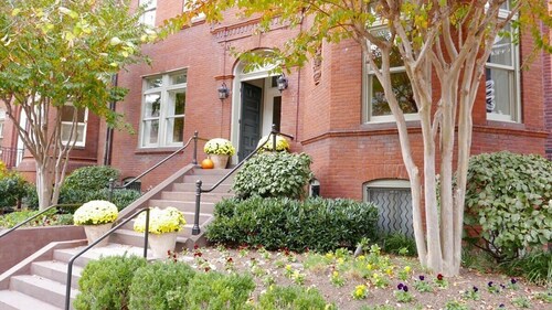 Stay in Prime Dupont Circle Location!