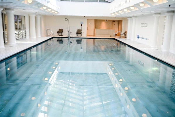 Innenpool, beheizter Pool