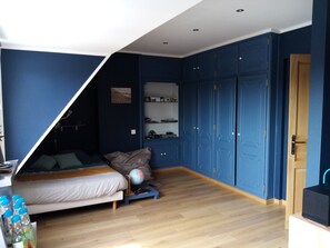 5 bedrooms, iron/ironing board, free WiFi