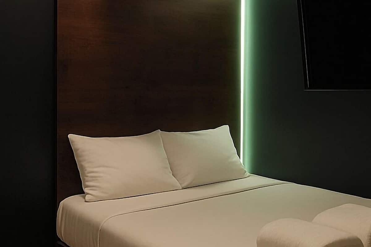 Private Cabin | 1 bedroom, free WiFi, bed sheets