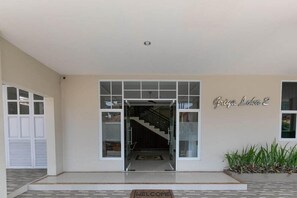 Exterior detail - Super OYO 3930 Griya Loka Syariah (Semarang)