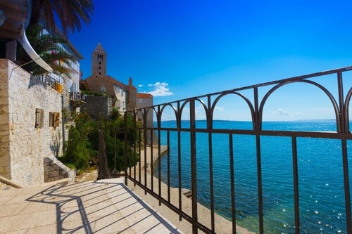 Apartment in Banjol with Balcony, Air condition, WIFI, Dishwasher (4888-1)