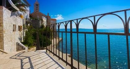 Apartment in Banjol with Balcony, Air condition, WIFI, Dishwasher (4888-1)