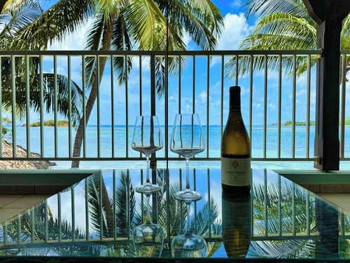Apartment T4 1st floor 3* villa by the ocean.